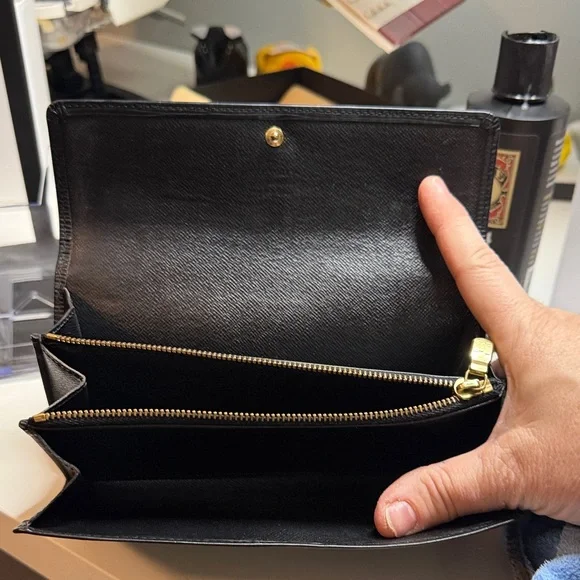 Louis Vuitton Black Epi Sarah Wallet - Picture 5 of 9